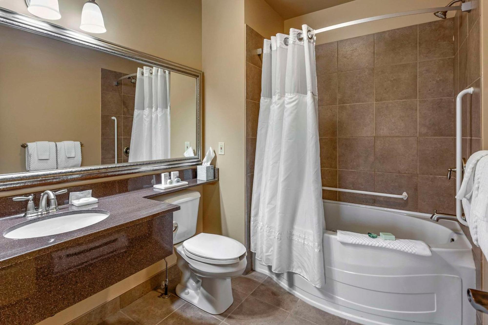 The Parlour Inn Ascend Hotel Collection Стратфорд Екстериор снимка