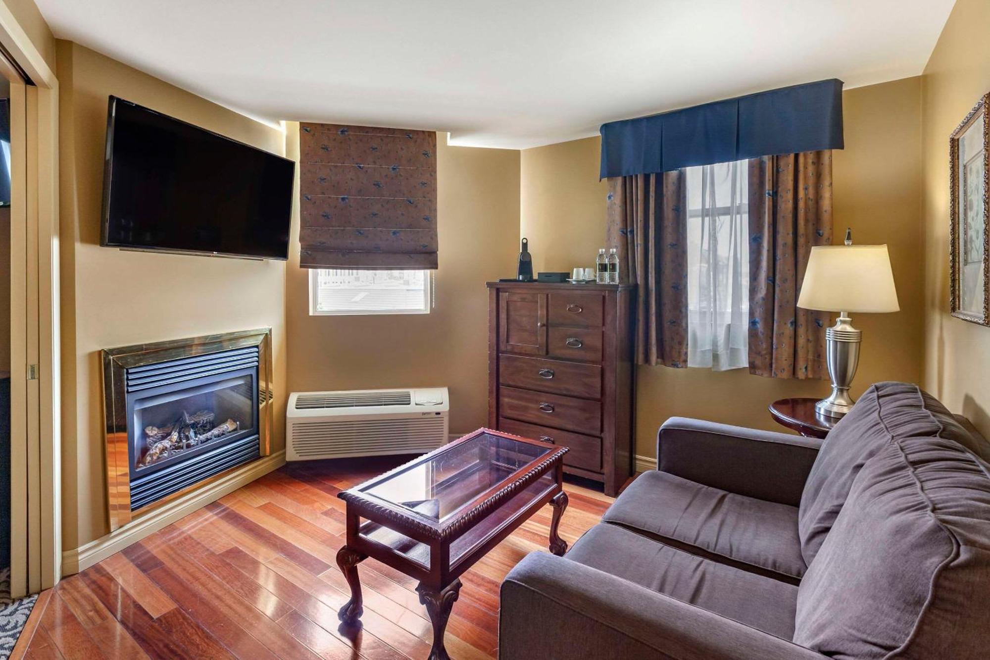The Parlour Inn Ascend Hotel Collection Стратфорд Екстериор снимка